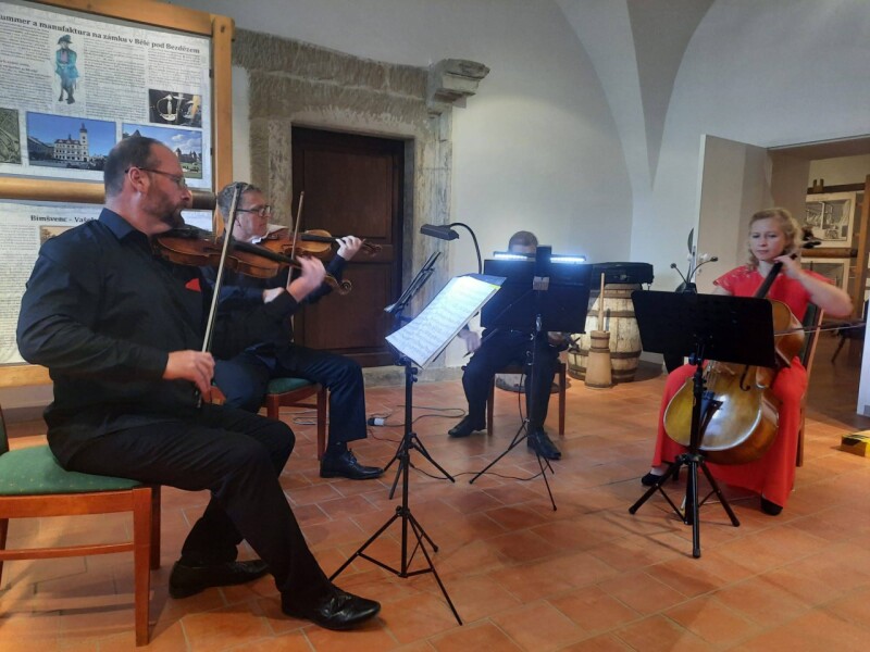 koncert zámek Bělá pod Bezdězem
